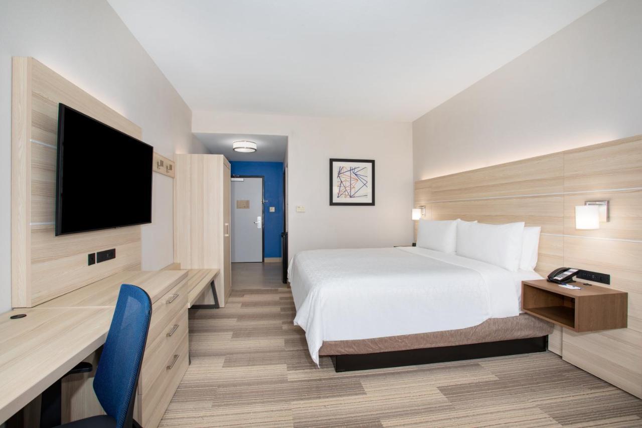Holiday Inn Express & Suites Phoenix Glendale Dist By Ihg Bagian luar foto
