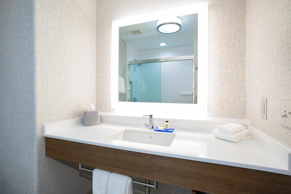 Holiday Inn Express & Suites Phoenix Glendale Dist By Ihg Bagian luar foto