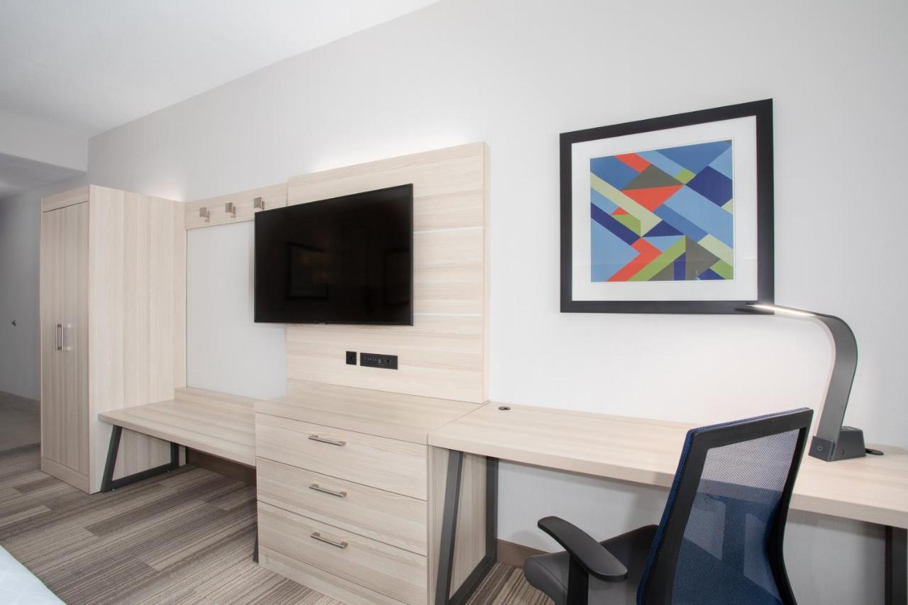 Holiday Inn Express & Suites Phoenix Glendale Dist By Ihg Bagian luar foto