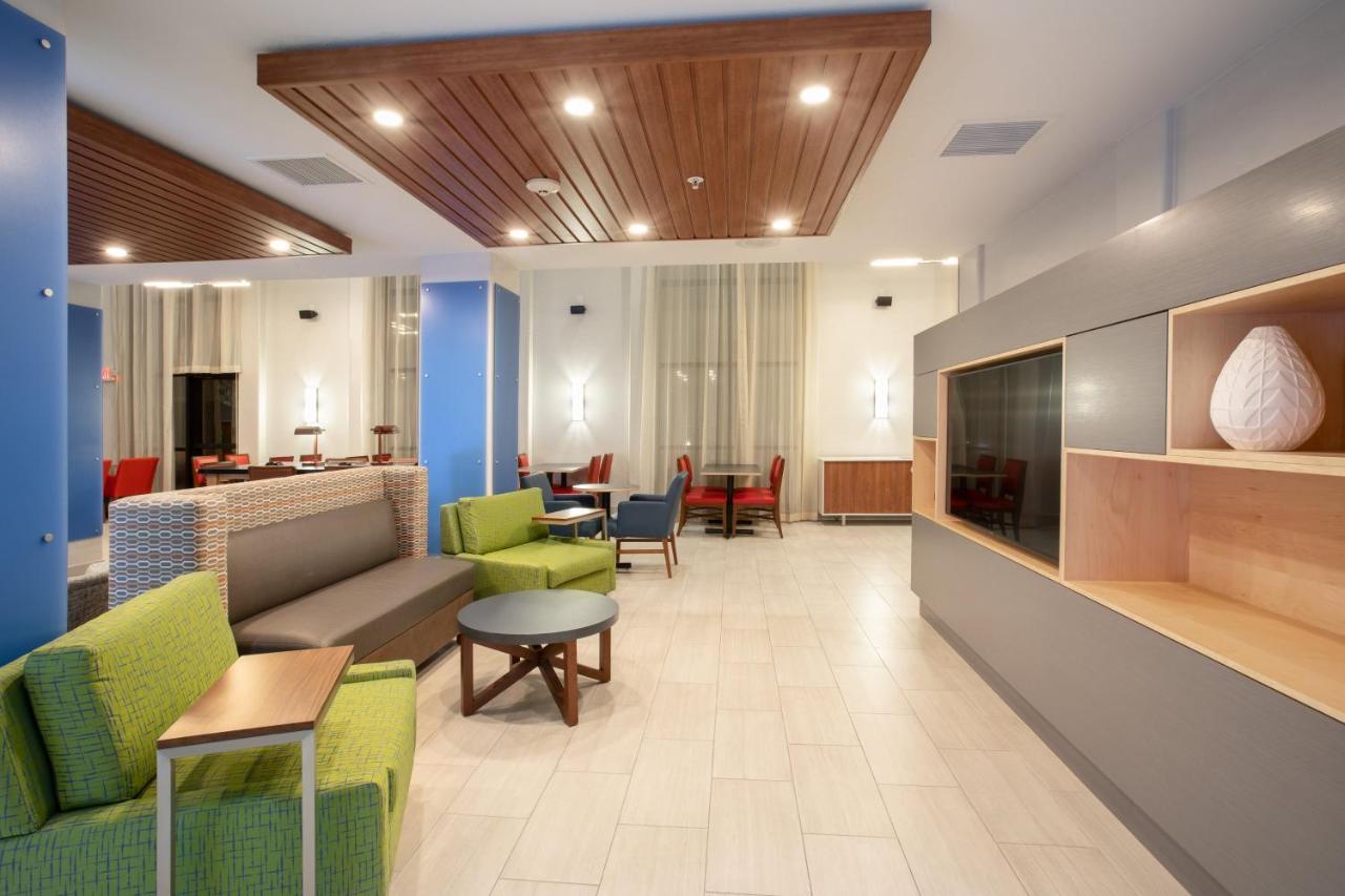 Holiday Inn Express & Suites Phoenix Glendale Dist By Ihg Bagian luar foto