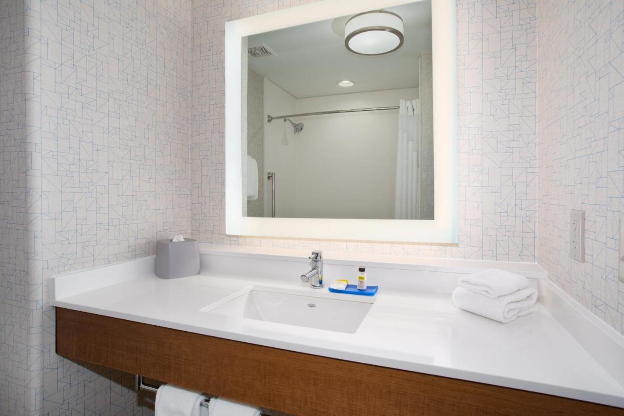 Holiday Inn Express & Suites Phoenix Glendale Dist By Ihg Bagian luar foto