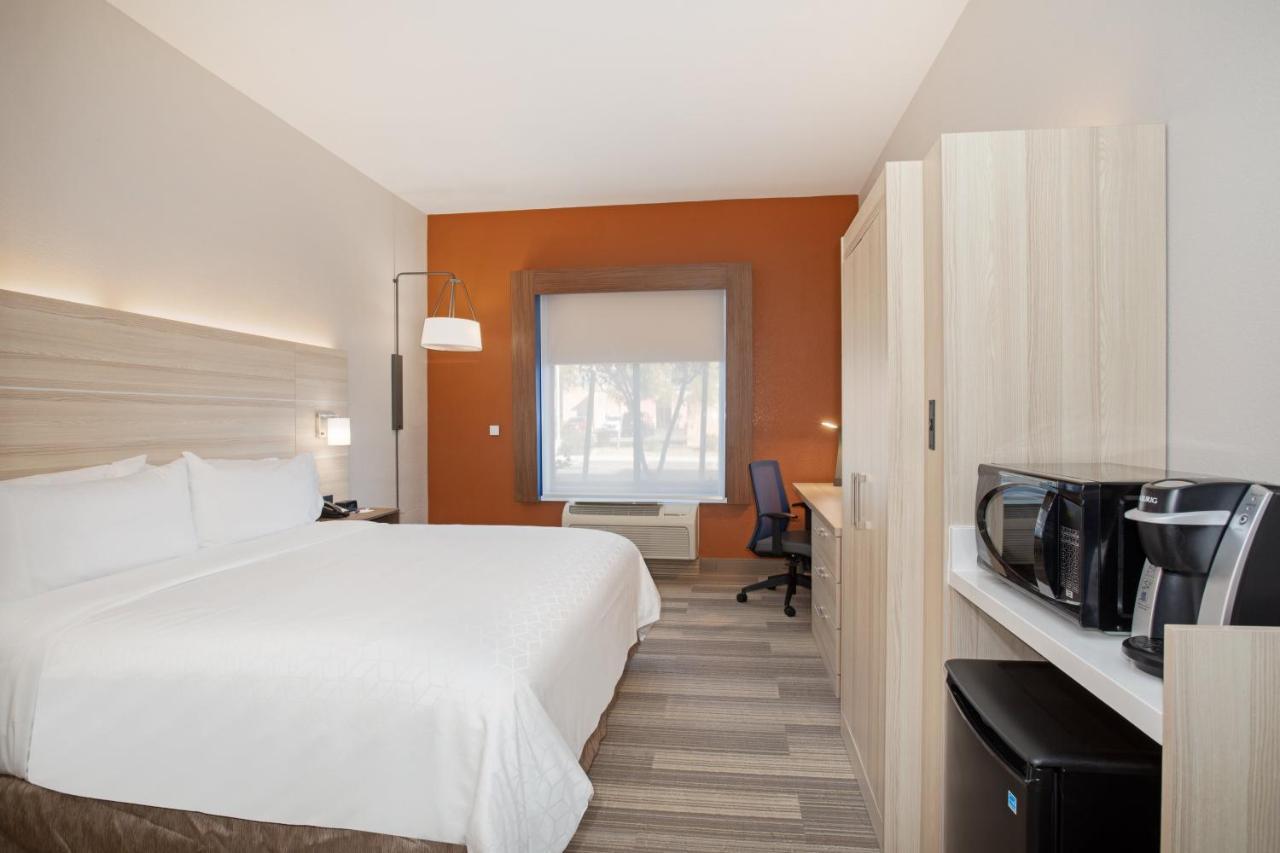 Holiday Inn Express & Suites Phoenix Glendale Dist By Ihg Bagian luar foto