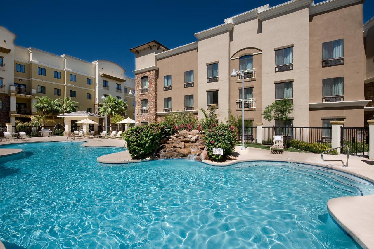 Holiday Inn Express & Suites Phoenix Glendale Dist By Ihg Bagian luar foto