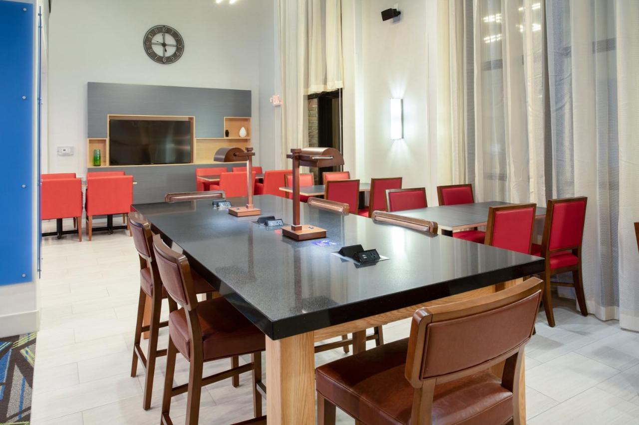 Holiday Inn Express & Suites Phoenix Glendale Dist By Ihg Bagian luar foto